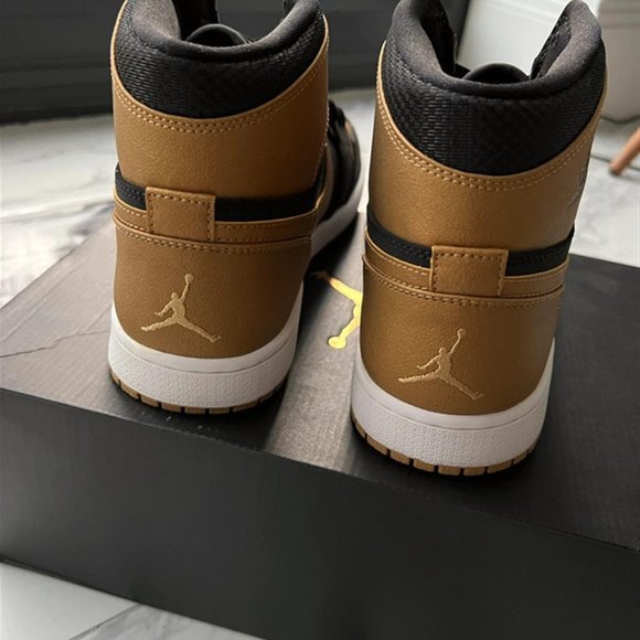 Air Jordan 1 Retro High - Picture 5 of 5